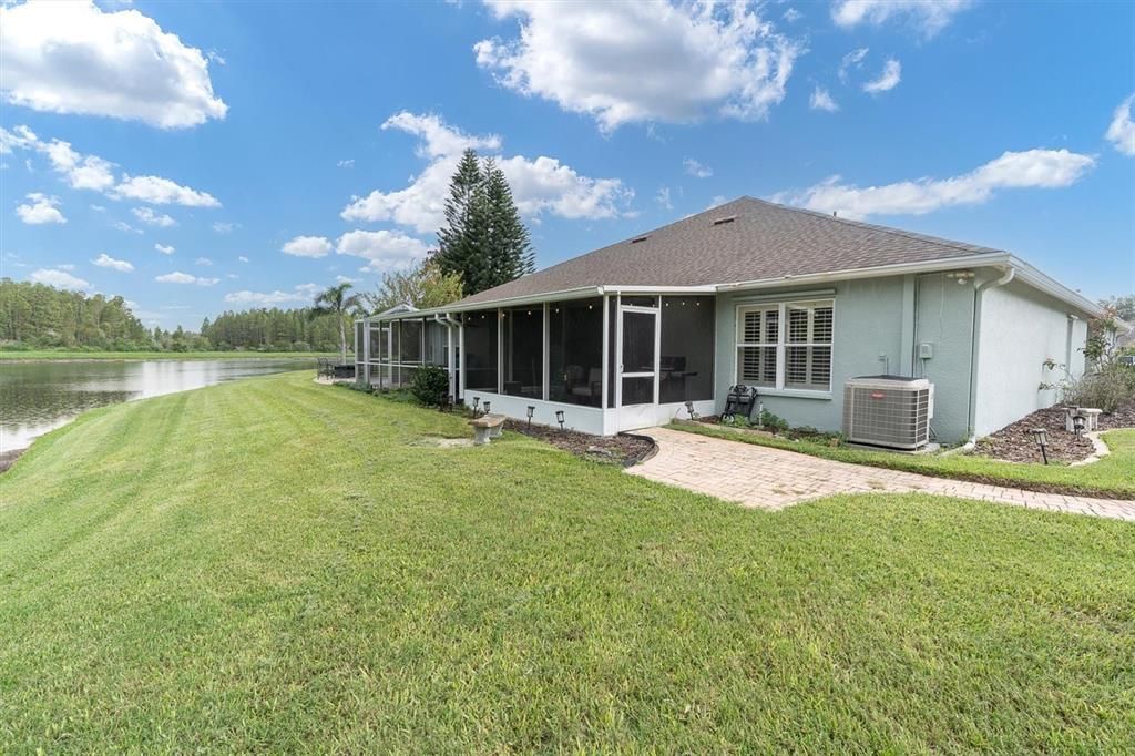 For Sale: $337,000 (3 beds, 2 baths, 1704 Square Feet)
