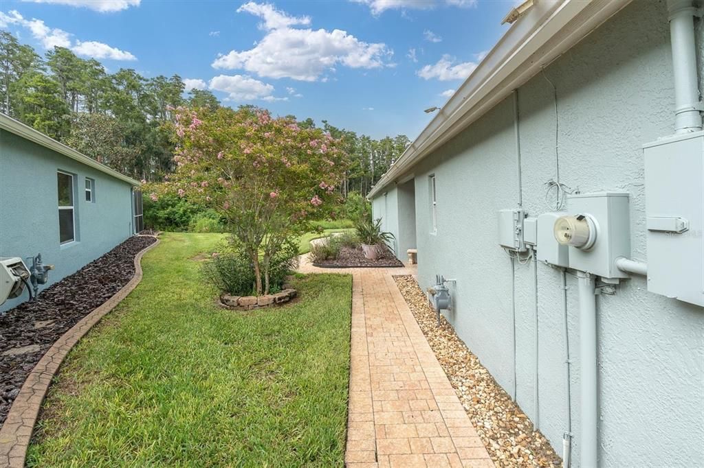 For Sale: $337,000 (3 beds, 2 baths, 1704 Square Feet)
