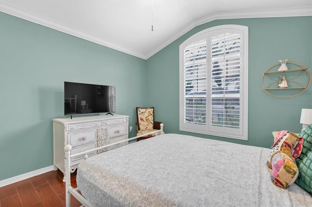 For Sale: $337,000 (3 beds, 2 baths, 1704 Square Feet)