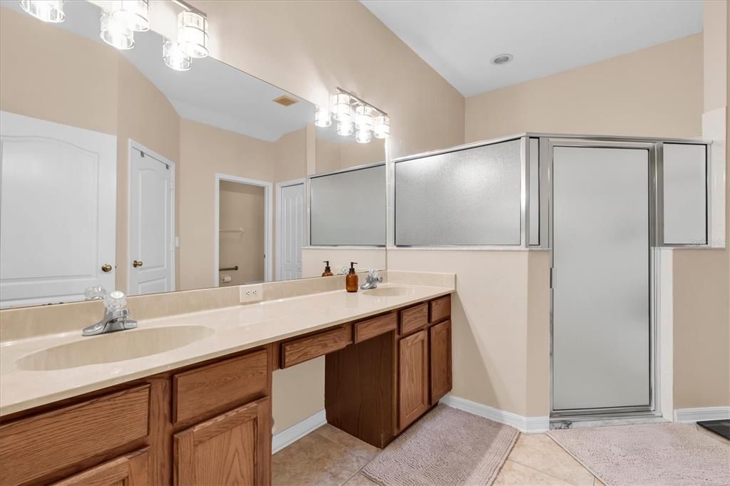 For Sale: $337,000 (3 beds, 2 baths, 1704 Square Feet)