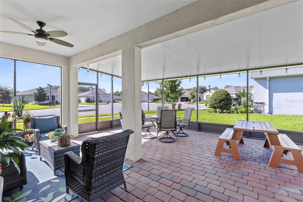 For Sale: $455,000 (4 beds, 2 baths, 2034 Square Feet)
