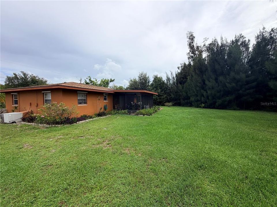For Sale: $189,000 (2 beds, 2 baths, 910 Square Feet)