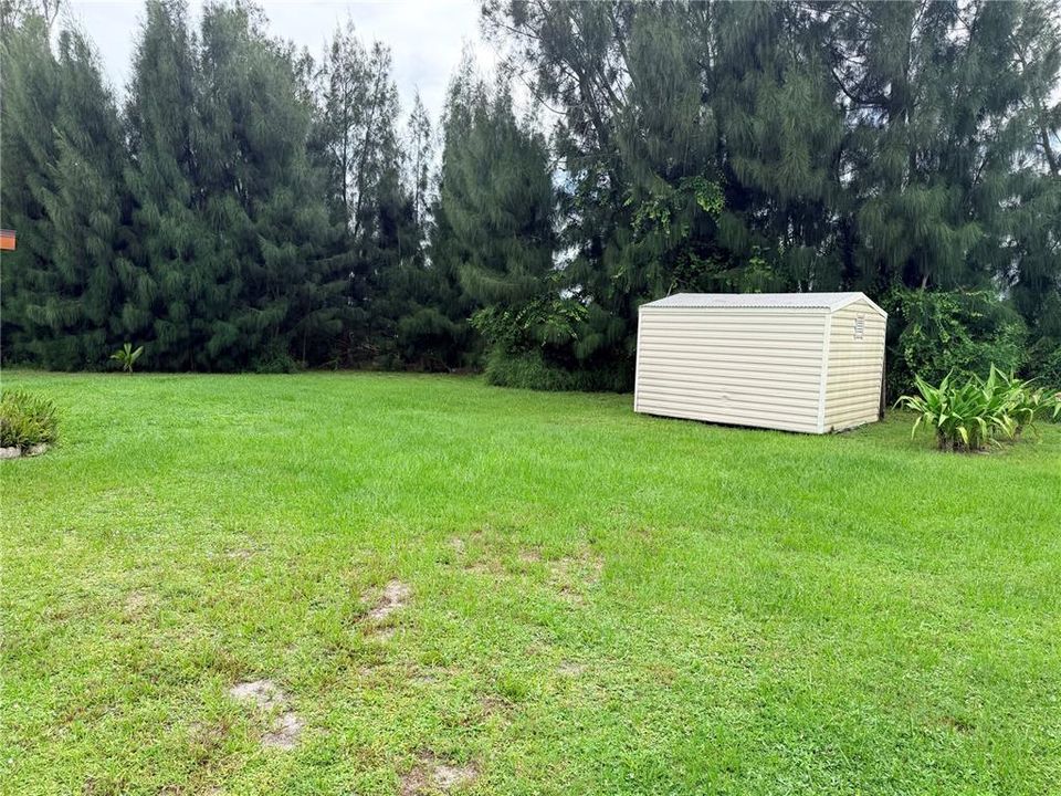 For Sale: $189,000 (2 beds, 2 baths, 910 Square Feet)