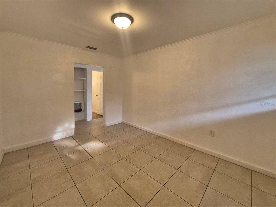 For Rent: $1,400 (2 beds, 1 baths, 598 Square Feet)