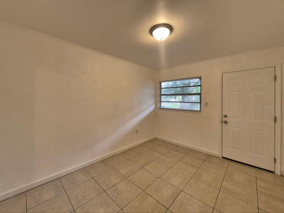 For Rent: $1,400 (2 beds, 1 baths, 598 Square Feet)