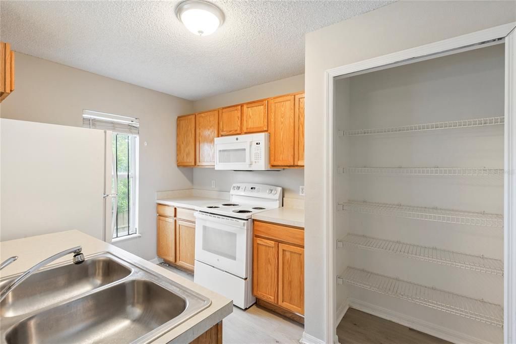 For Sale: $249,900 (3 beds, 2 baths, 1764 Square Feet)