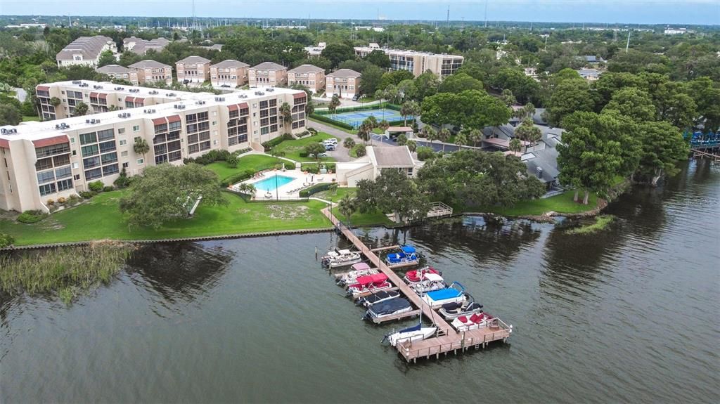 For Sale: $190,000 (2 beds, 2 baths, 970 Square Feet)