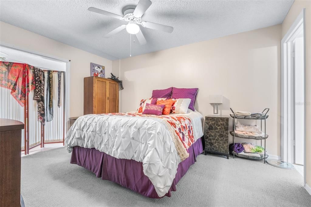 For Sale: $190,000 (2 beds, 2 baths, 970 Square Feet)