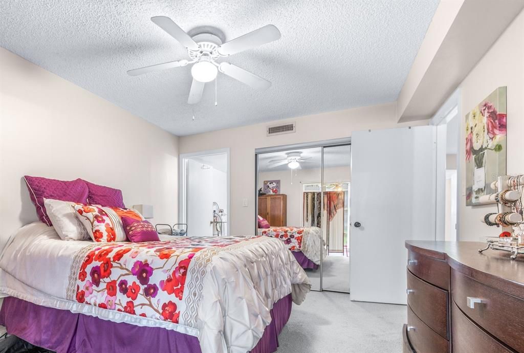 For Sale: $190,000 (2 beds, 2 baths, 970 Square Feet)