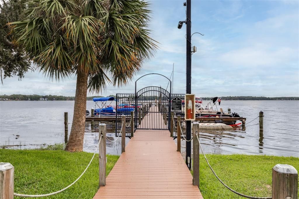 For Sale: $190,000 (2 beds, 2 baths, 970 Square Feet)