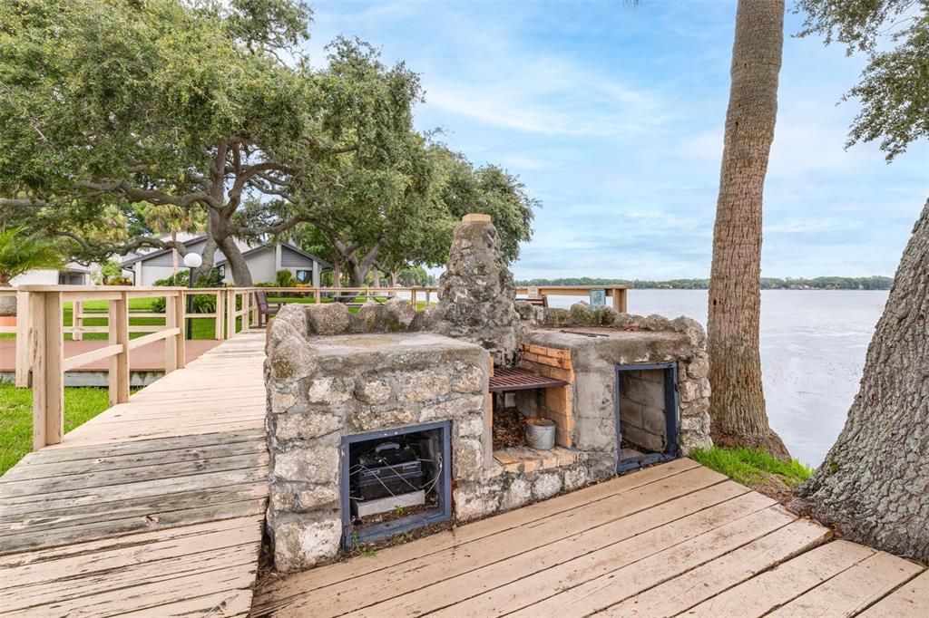 For Sale: $190,000 (2 beds, 2 baths, 970 Square Feet)