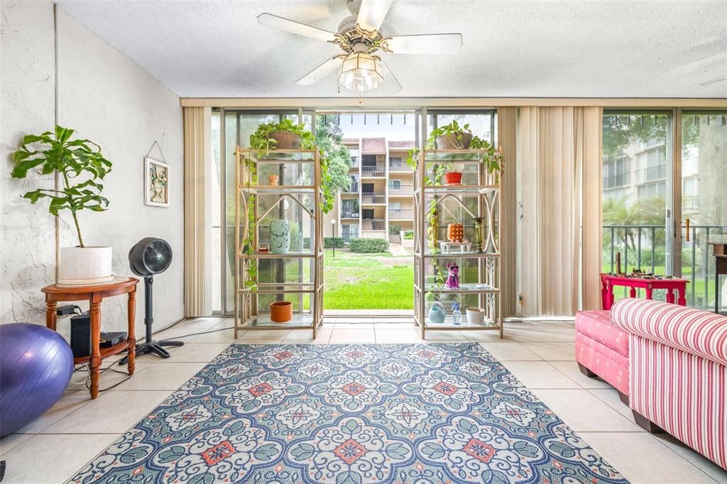 For Sale: $190,000 (2 beds, 2 baths, 970 Square Feet)