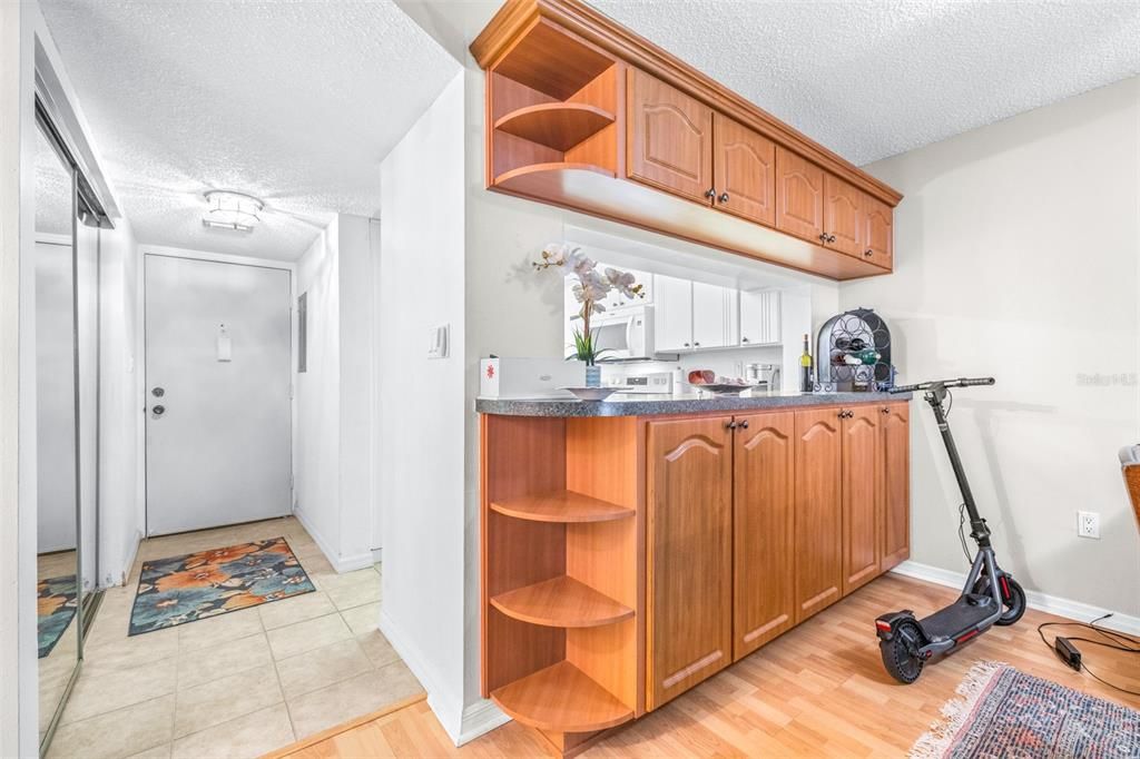 For Sale: $190,000 (2 beds, 2 baths, 970 Square Feet)