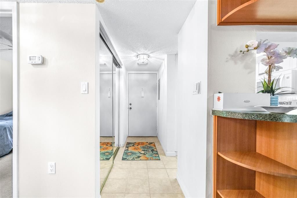 For Sale: $190,000 (2 beds, 2 baths, 970 Square Feet)