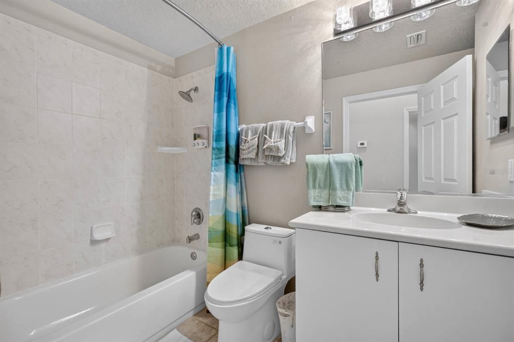 For Sale: $530,000 (3 beds, 2 baths, 1926 Square Feet)