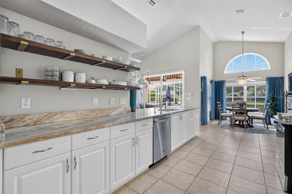 For Sale: $530,000 (3 beds, 2 baths, 1926 Square Feet)