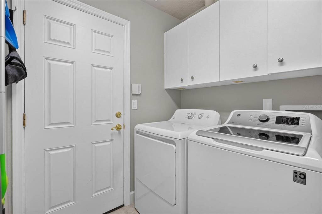 For Sale: $530,000 (3 beds, 2 baths, 1926 Square Feet)