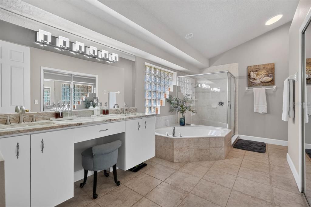 For Sale: $530,000 (3 beds, 2 baths, 1926 Square Feet)
