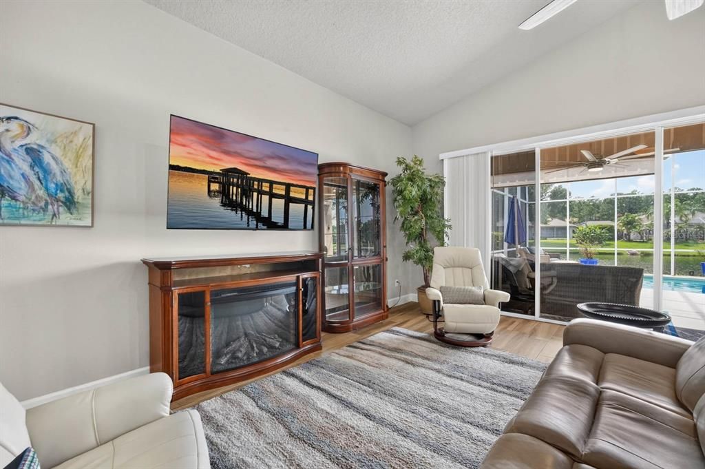 For Sale: $530,000 (3 beds, 2 baths, 1926 Square Feet)