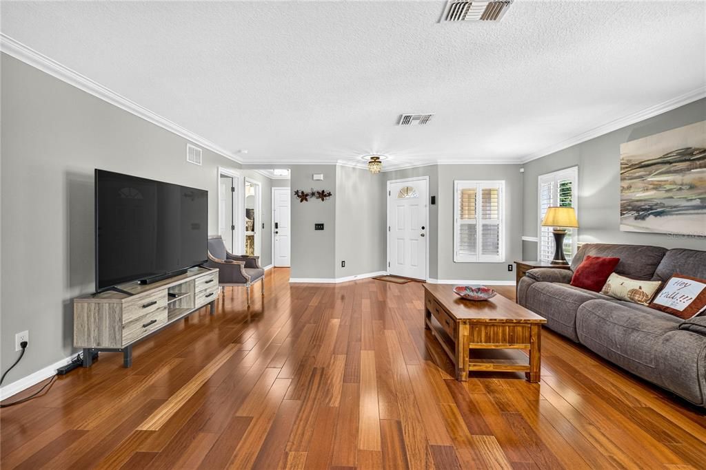 En Venta: $500,000 (4 camas, 2 baños, 2652 Pies cuadrados)