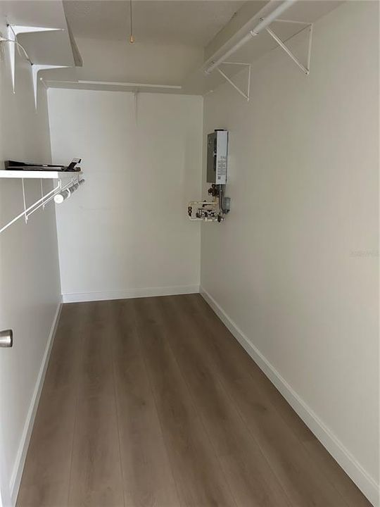 For Sale: $119,000 (1 beds, 1 baths, 725 Square Feet)