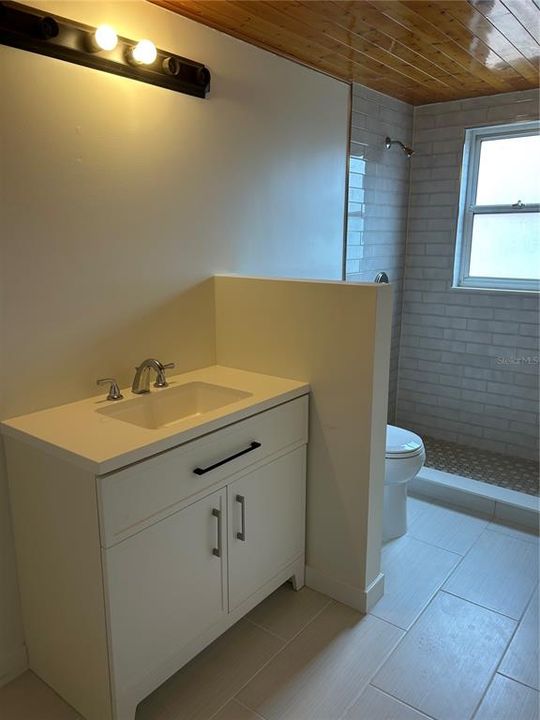 For Sale: $119,000 (1 beds, 1 baths, 725 Square Feet)