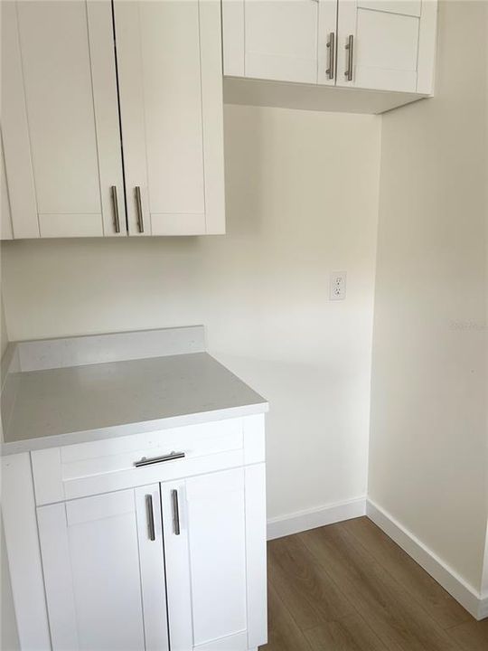 For Sale: $119,000 (1 beds, 1 baths, 725 Square Feet)