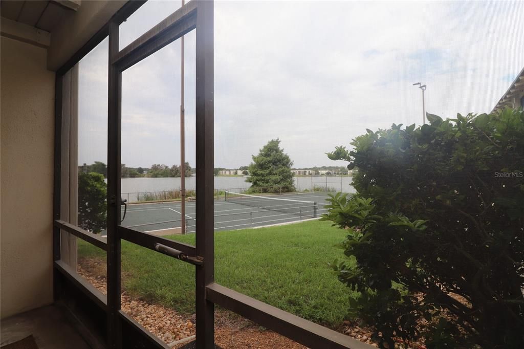 For Rent: $1,350 (1 beds, 1 baths, 607 Square Feet)