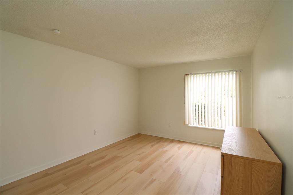 For Rent: $1,350 (1 beds, 1 baths, 607 Square Feet)