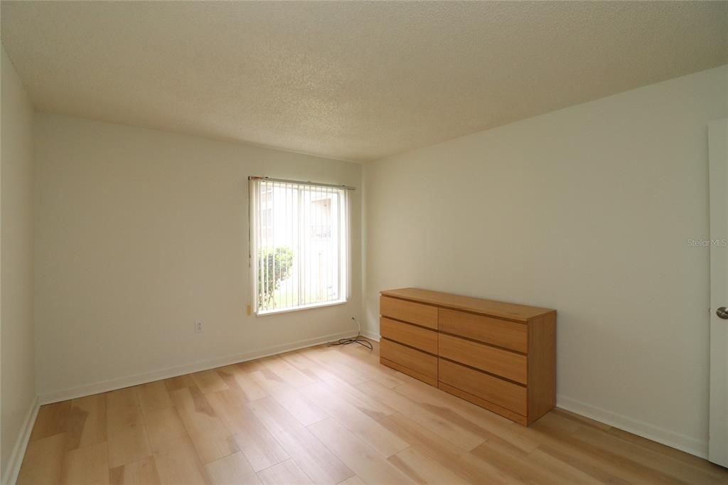 For Rent: $1,350 (1 beds, 1 baths, 607 Square Feet)