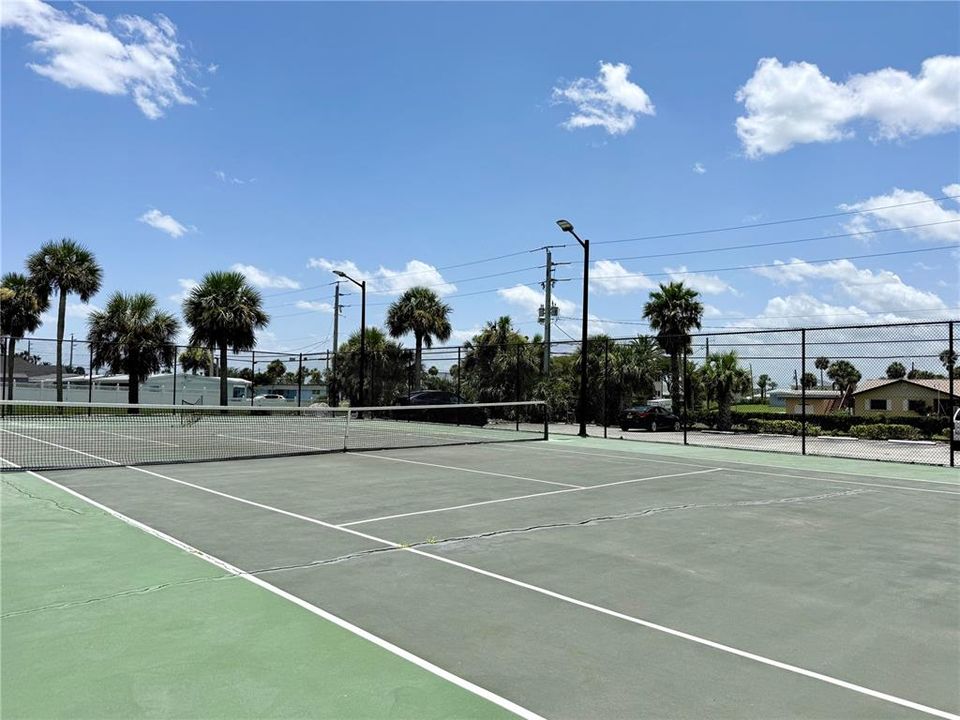 For Rent: $2,000 (2 beds, 2 baths, 1165 Square Feet)