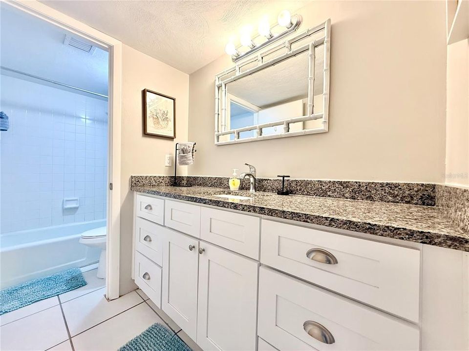 For Rent: $2,000 (2 beds, 2 baths, 1165 Square Feet)