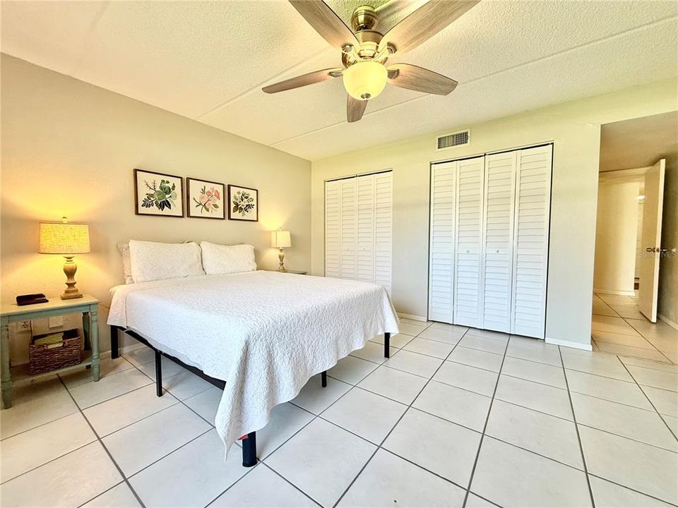 For Rent: $2,000 (2 beds, 2 baths, 1165 Square Feet)