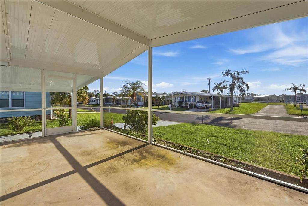 For Sale: $119,000 (2 beds, 2 baths, 959 Square Feet)