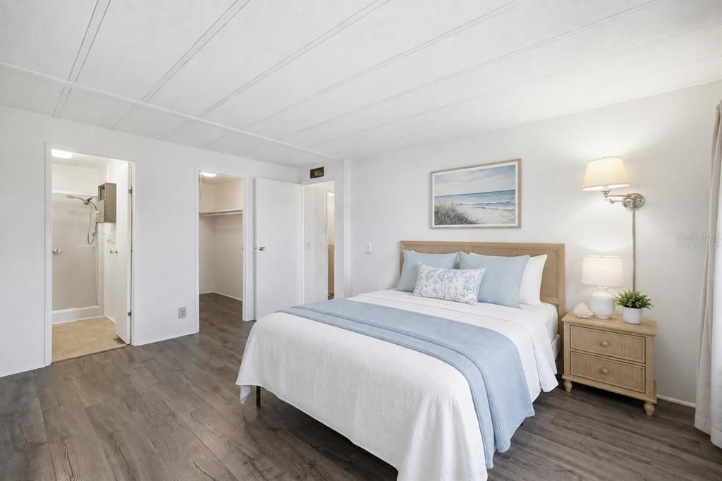 For Sale: $119,000 (2 beds, 2 baths, 959 Square Feet)