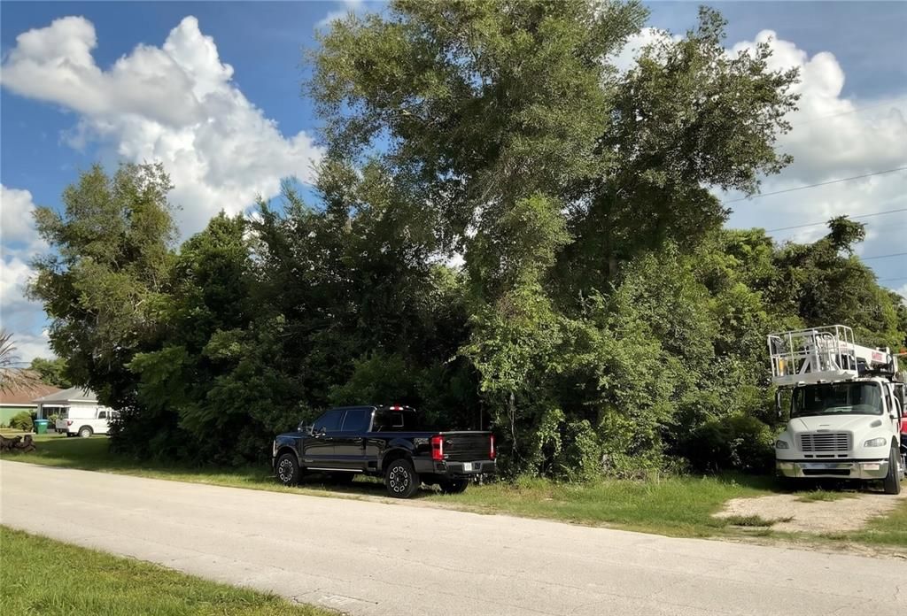待售: $65,000 (0.23 acres)