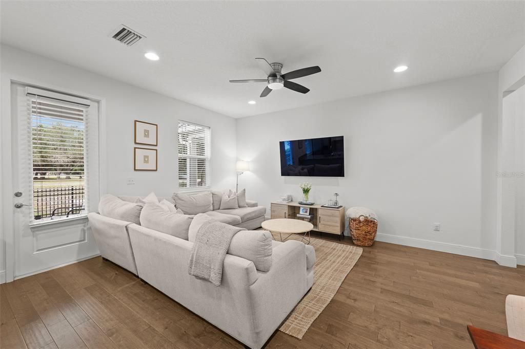 For Rent: $3,250 (3 beds, 2 baths, 1527 Square Feet)
