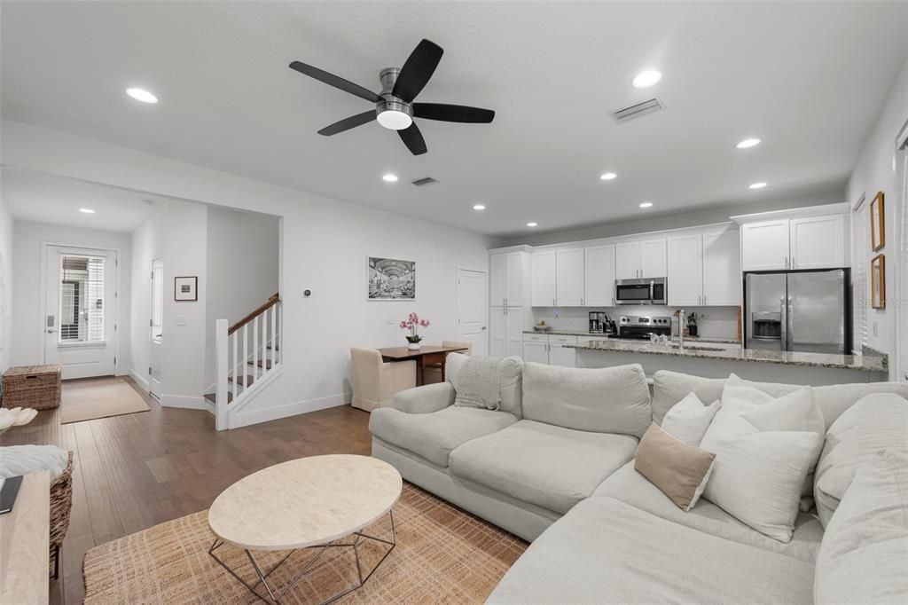 For Rent: $3,250 (3 beds, 2 baths, 1527 Square Feet)