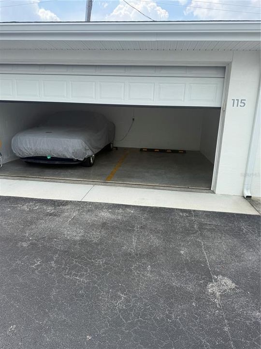 For Sale: $219,000 (2 beds, 2 baths, 1087 Square Feet)