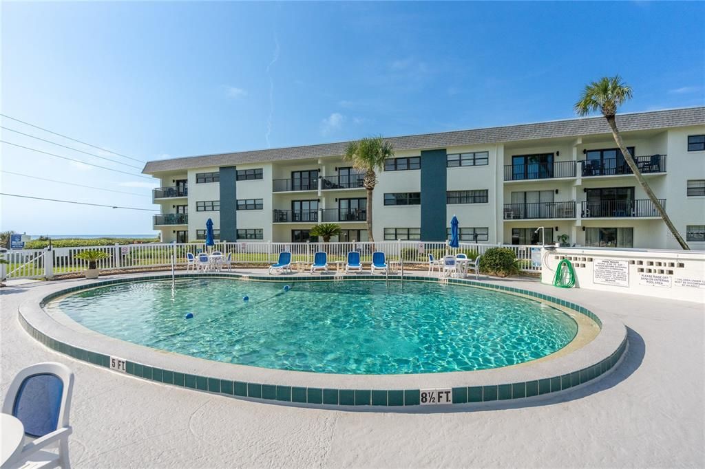 For Sale: $219,000 (2 beds, 2 baths, 1087 Square Feet)