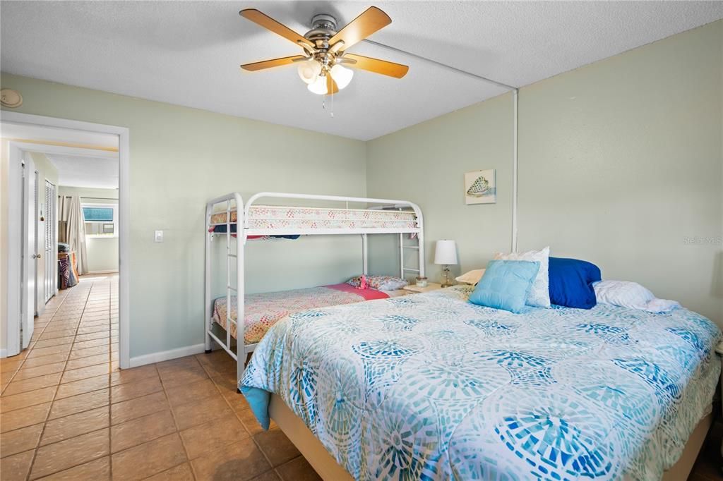 For Sale: $219,000 (2 beds, 2 baths, 1087 Square Feet)