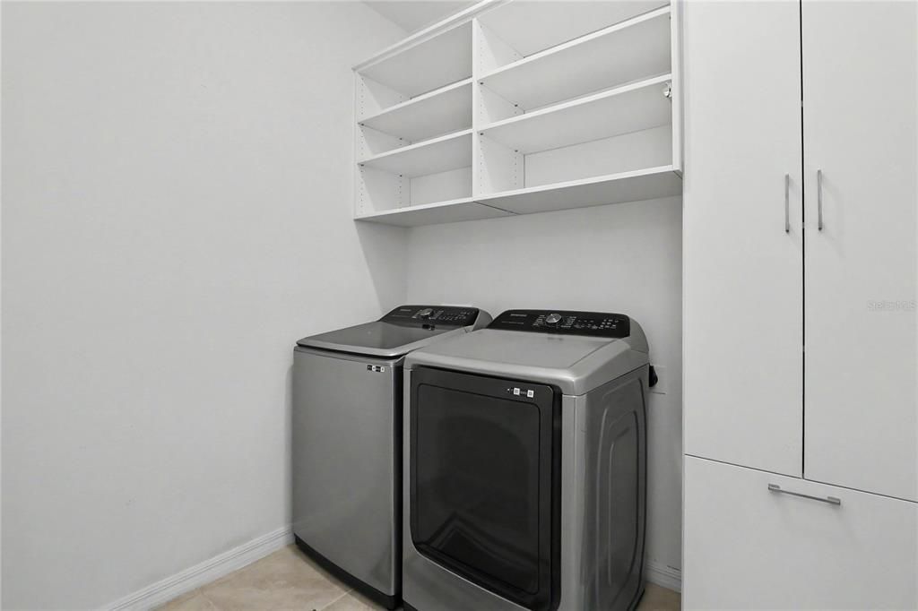 For Rent: $2,400 (4 beds, 2 baths, 2039 Square Feet)
