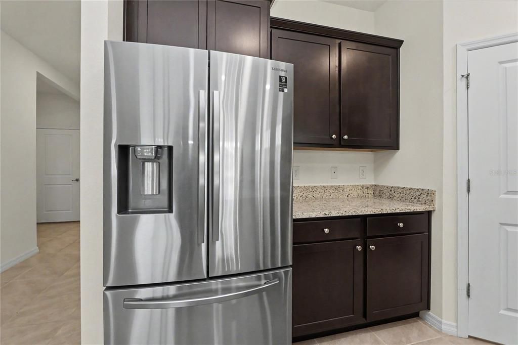 For Rent: $2,400 (4 beds, 2 baths, 2039 Square Feet)
