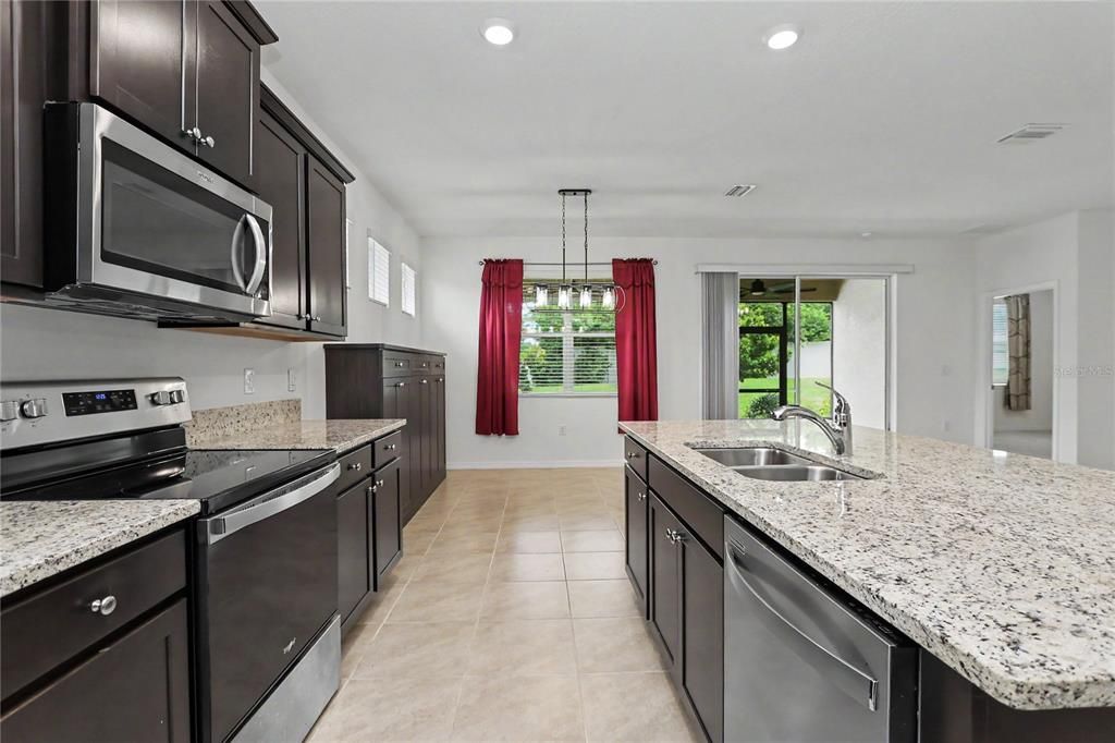 For Rent: $2,400 (4 beds, 2 baths, 2039 Square Feet)