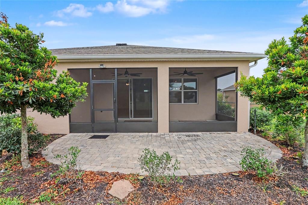 For Rent: $2,400 (4 beds, 2 baths, 2039 Square Feet)