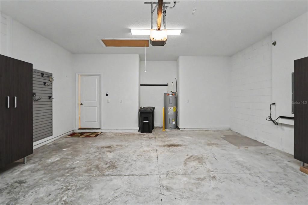 For Rent: $2,400 (4 beds, 2 baths, 2039 Square Feet)