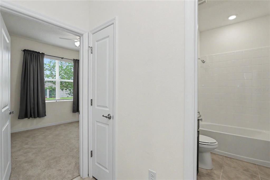 For Rent: $2,400 (4 beds, 2 baths, 2039 Square Feet)