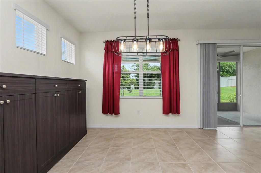 For Rent: $2,400 (4 beds, 2 baths, 2039 Square Feet)