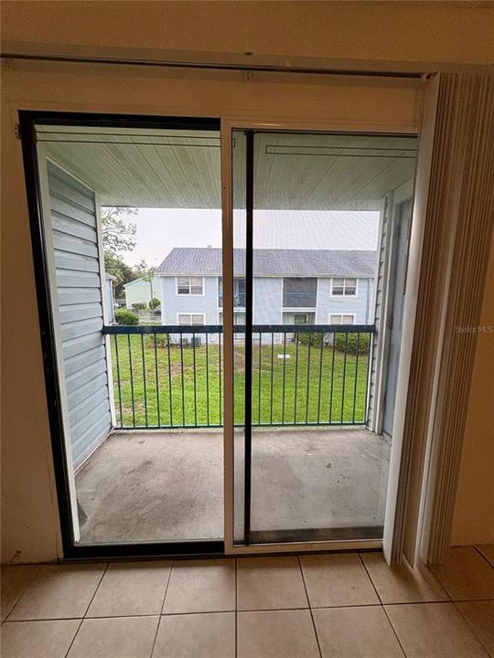 Active With Contract: $133,000 (2 beds, 2 baths, 879 Square Feet)
