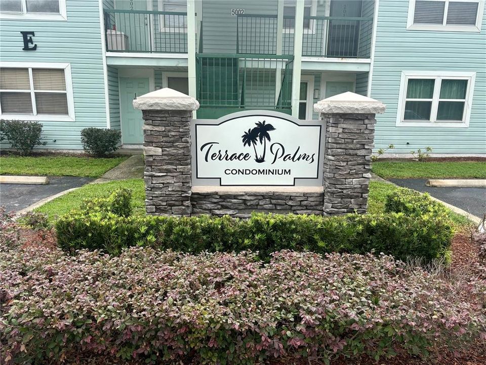 Active With Contract: $133,000 (2 beds, 2 baths, 879 Square Feet)